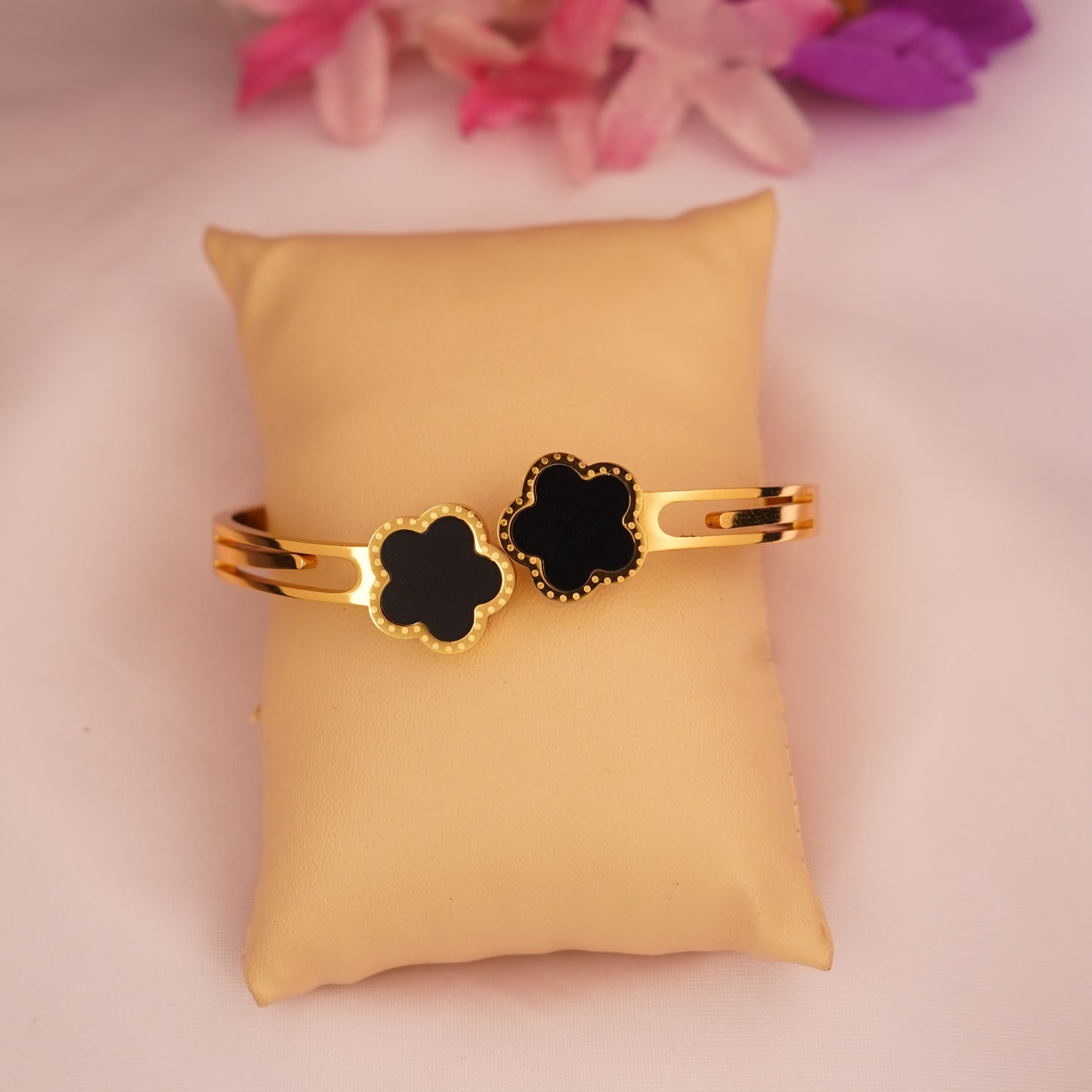 Charm Clover Bracelet