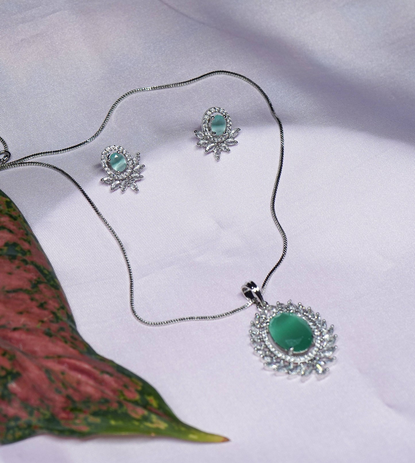 Emerald Flora Pendant