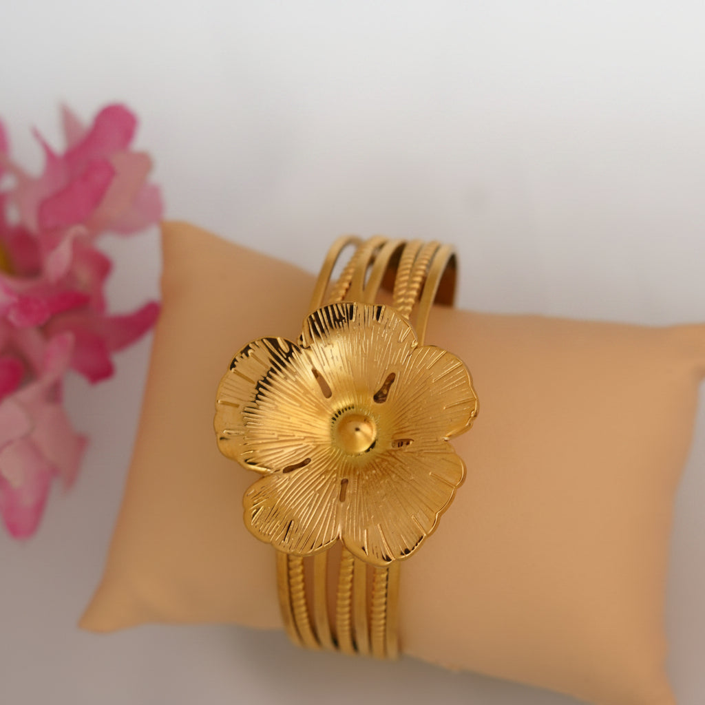 Floraa Charm Bracelet
