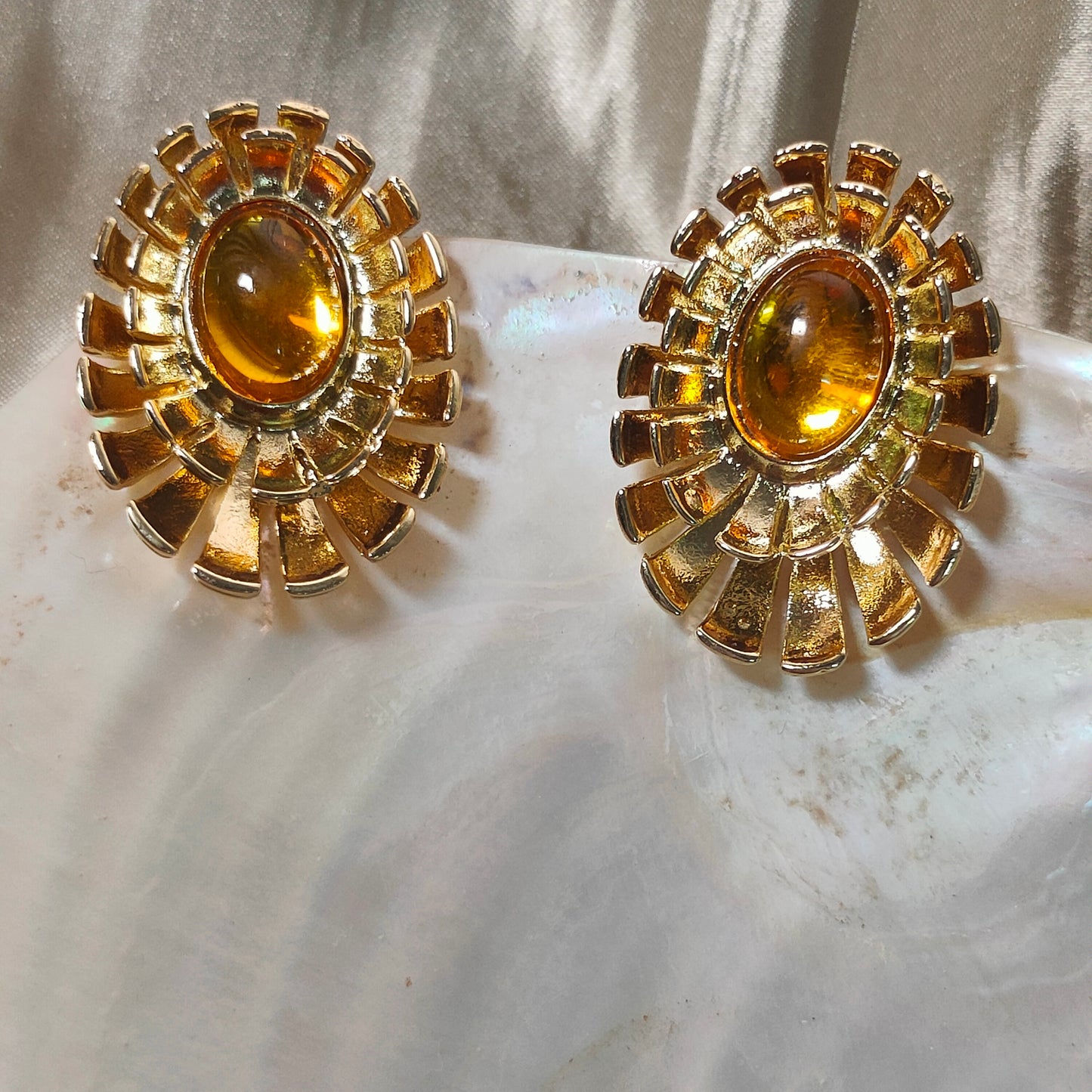 Studs earring for women