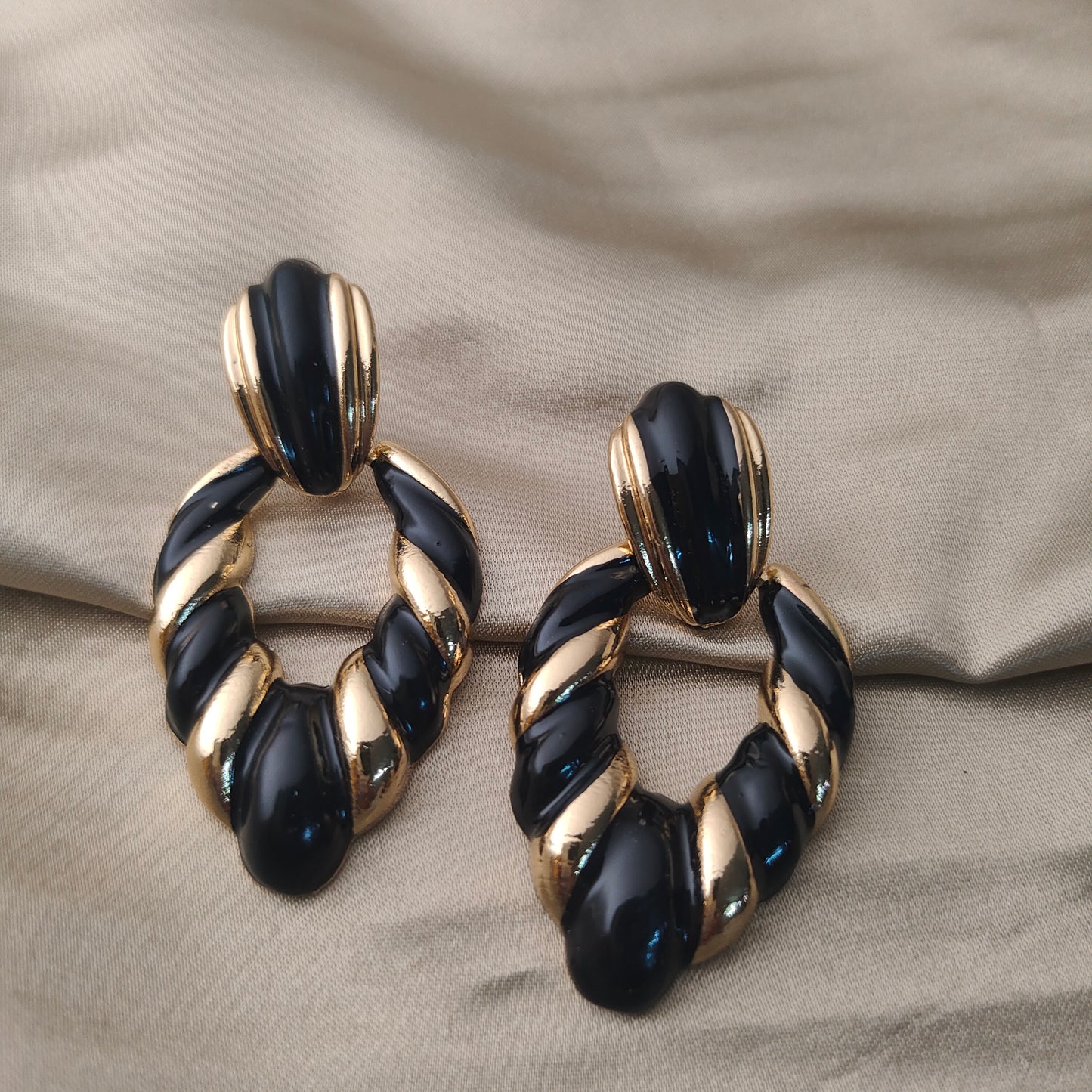 Noir Swirl Hoops