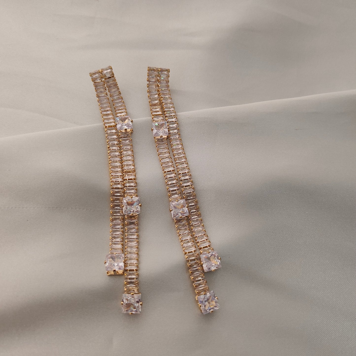 Elegance Linear Drops