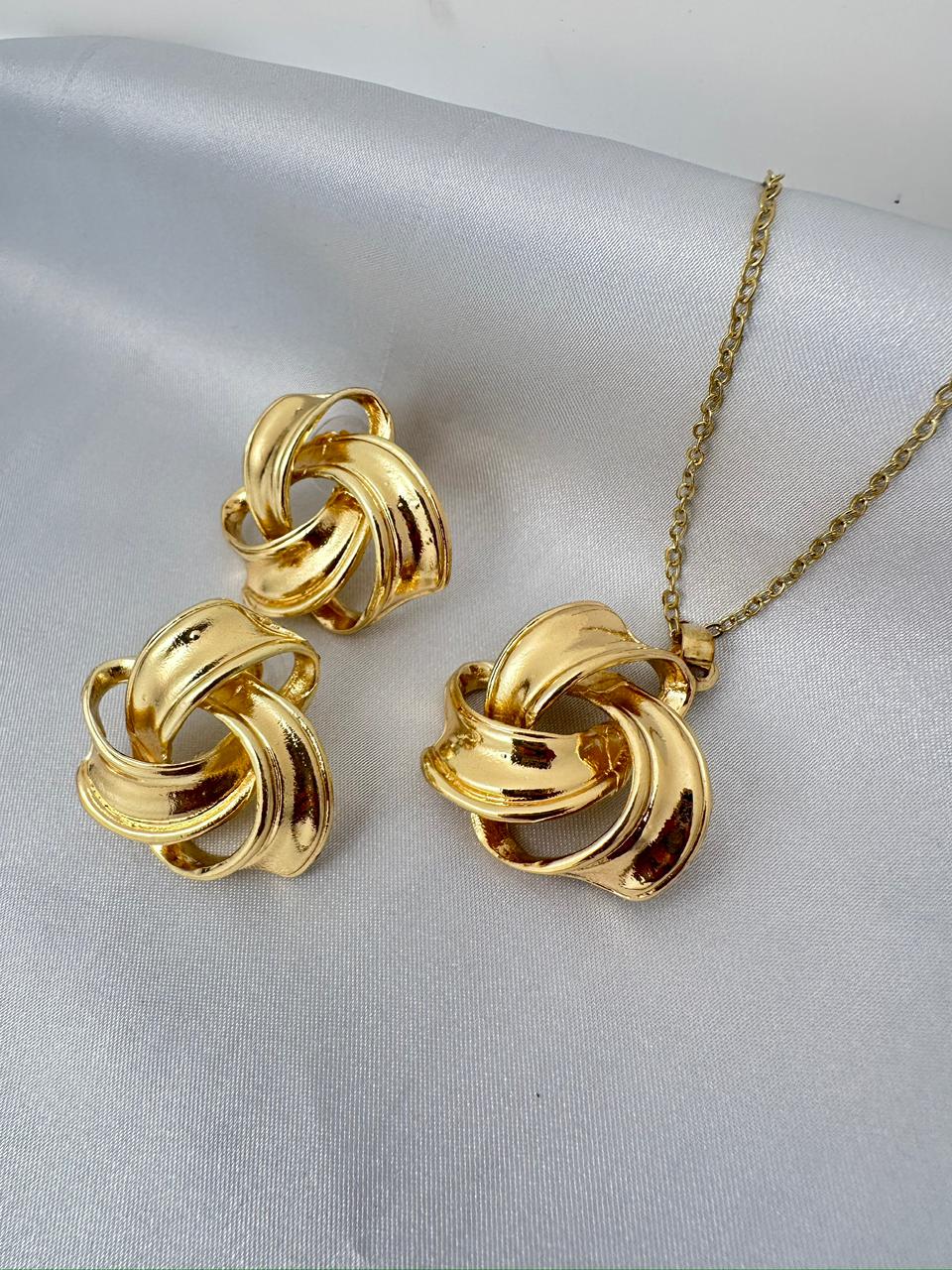 Swirl Knot Pendant Set