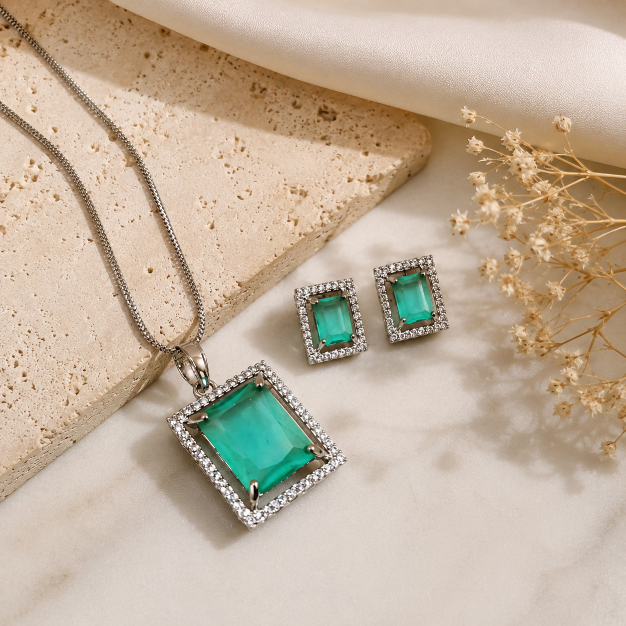 Veyra Emerald Pendant Set
