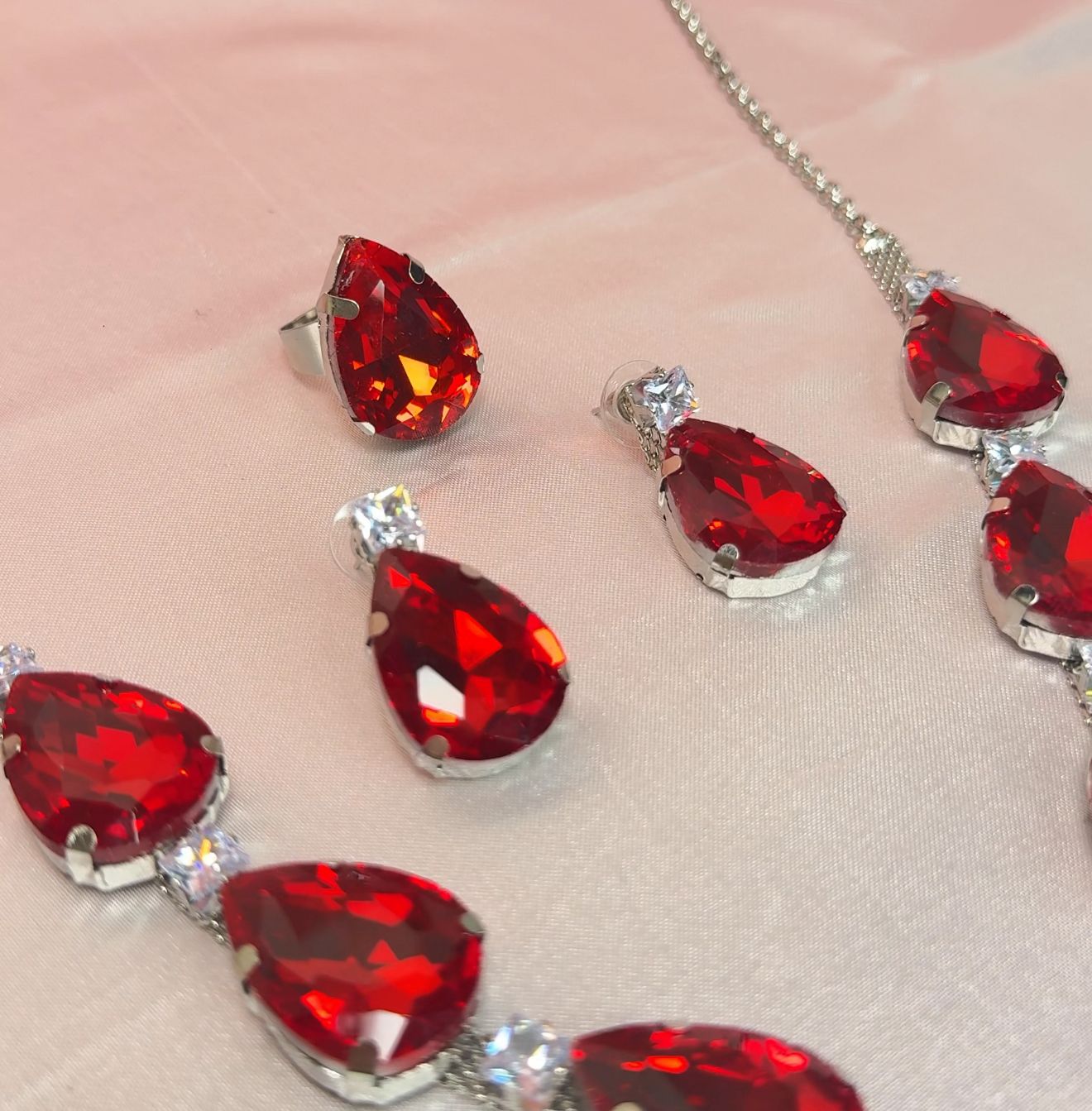 Korean Red Teardrop Glass Stone Set