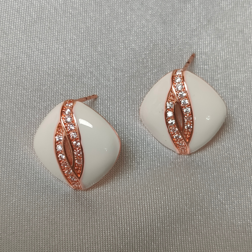 Celestia Dusk Studs ๐ค