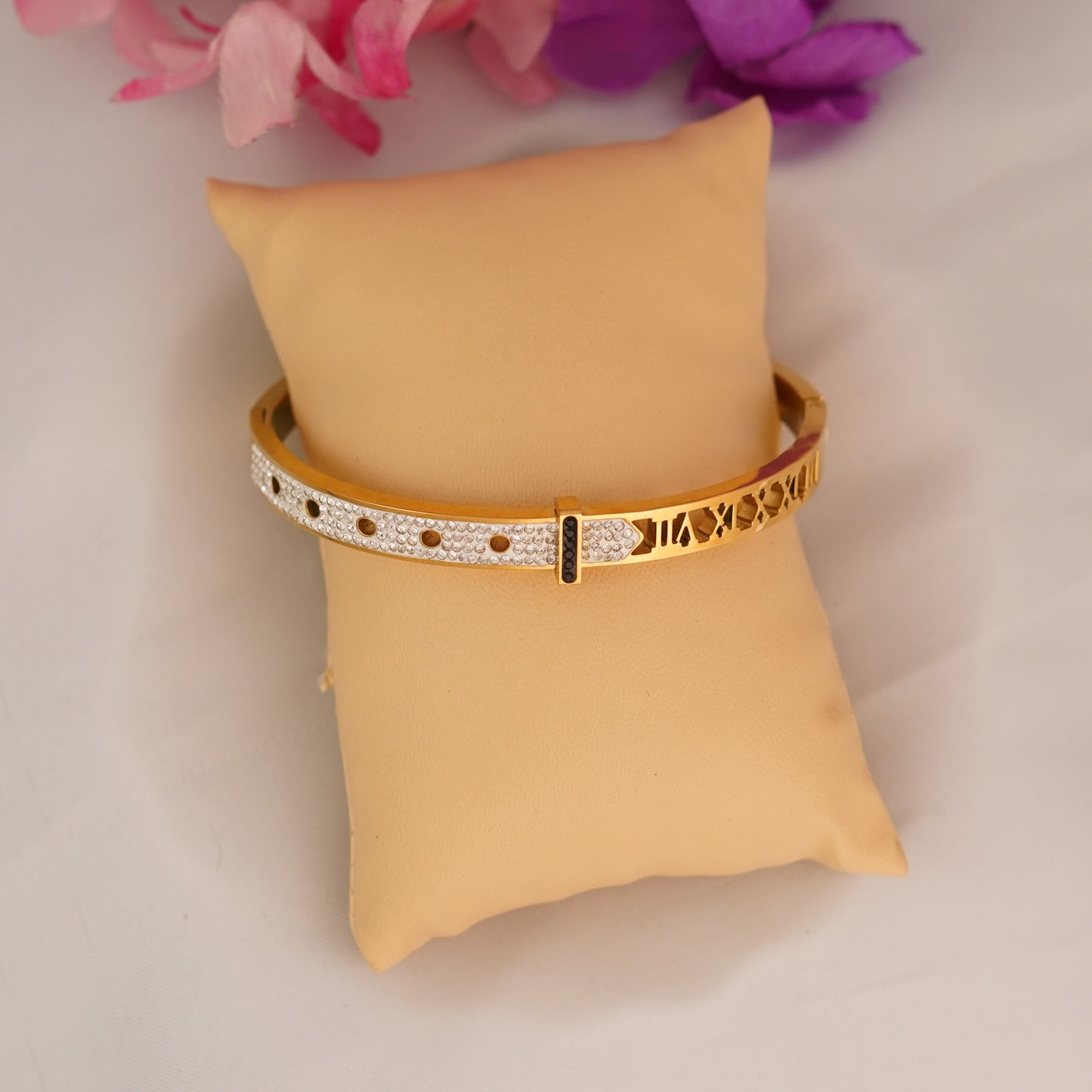 White Blossom Luxe Bracelet