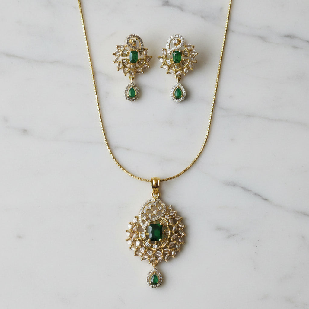 Verdant Leaf Pendant