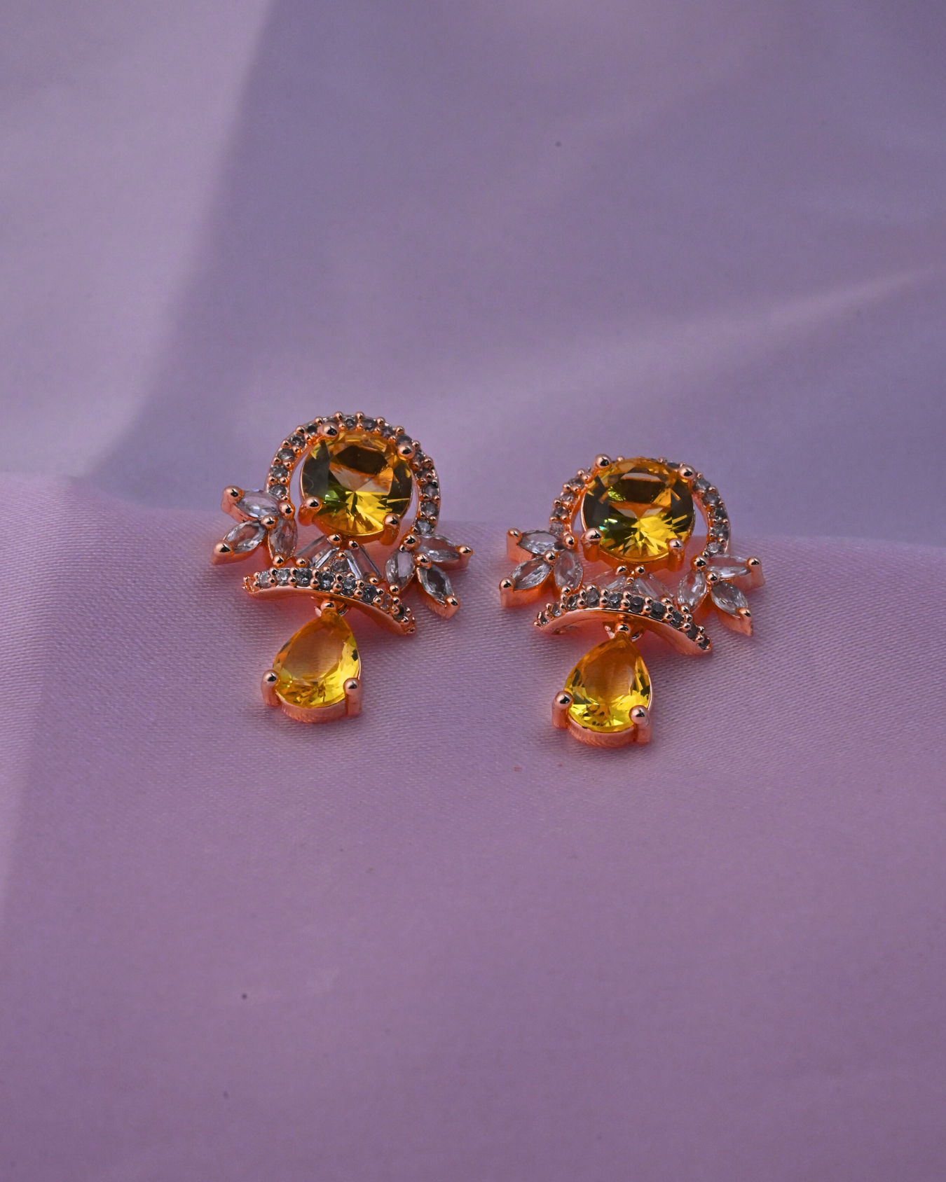 Stud earring for women