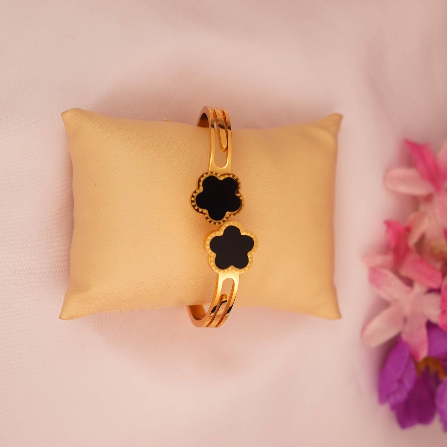 Charm Clover  Bracelet