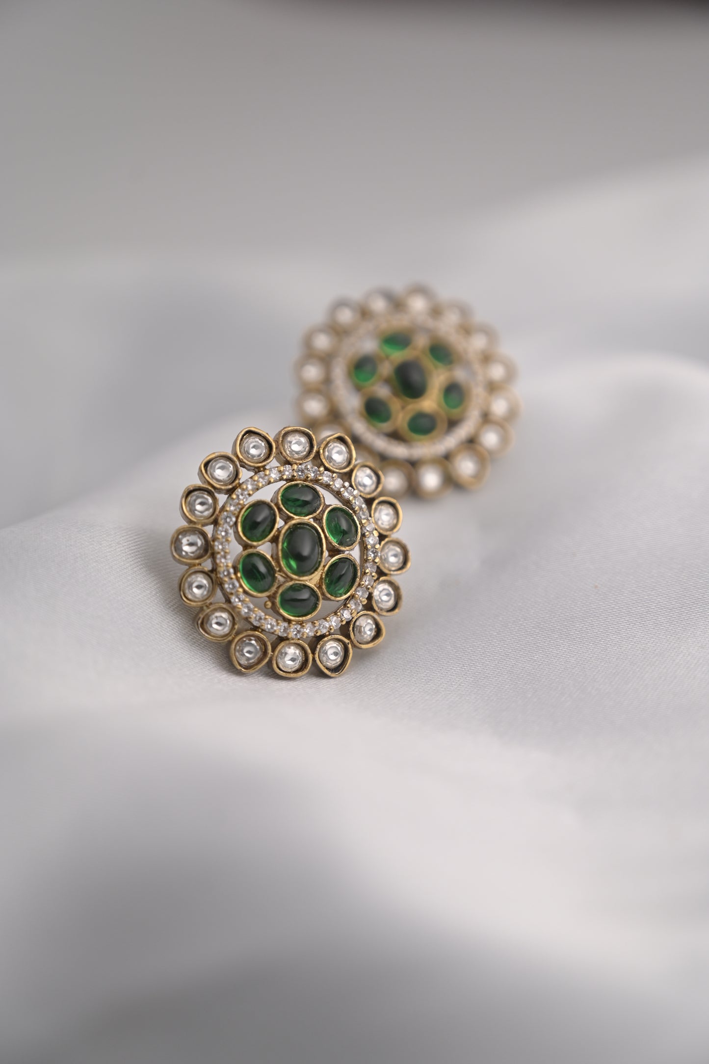 Divine Kundan Dots