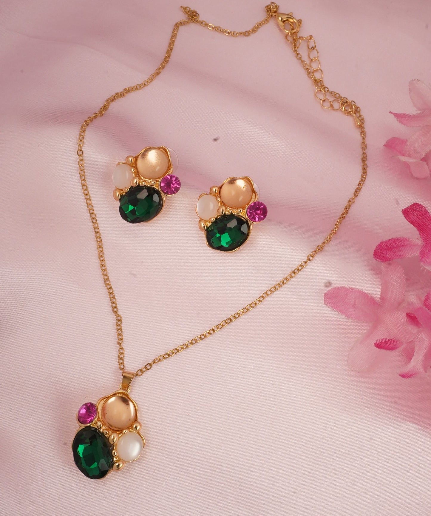 Emerald Blossom Pearl Set