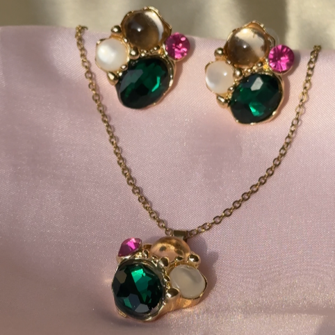 Emerald Blossom Pearl Set