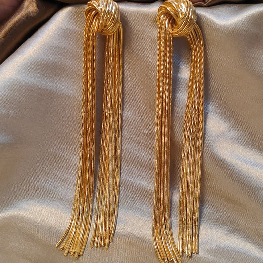 Swarna Cascade Knots