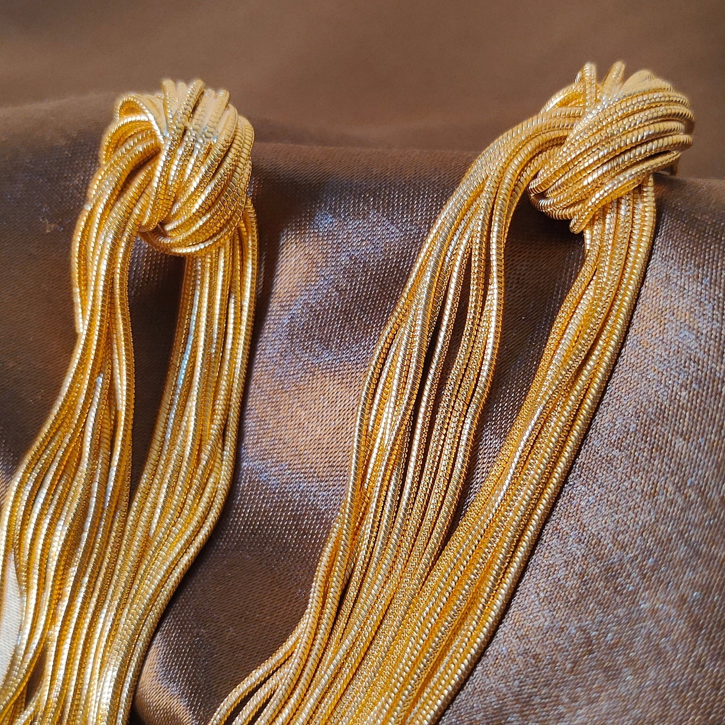 Swarna Cascade Knots