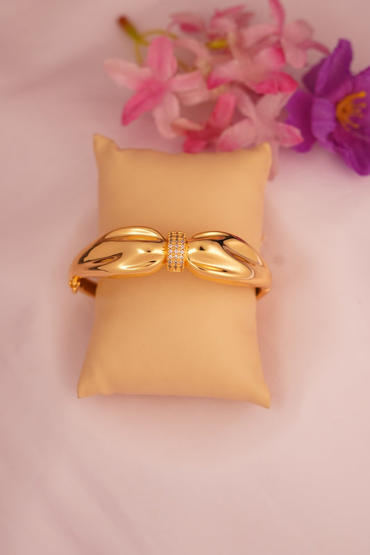 Golden Luxe Knot
