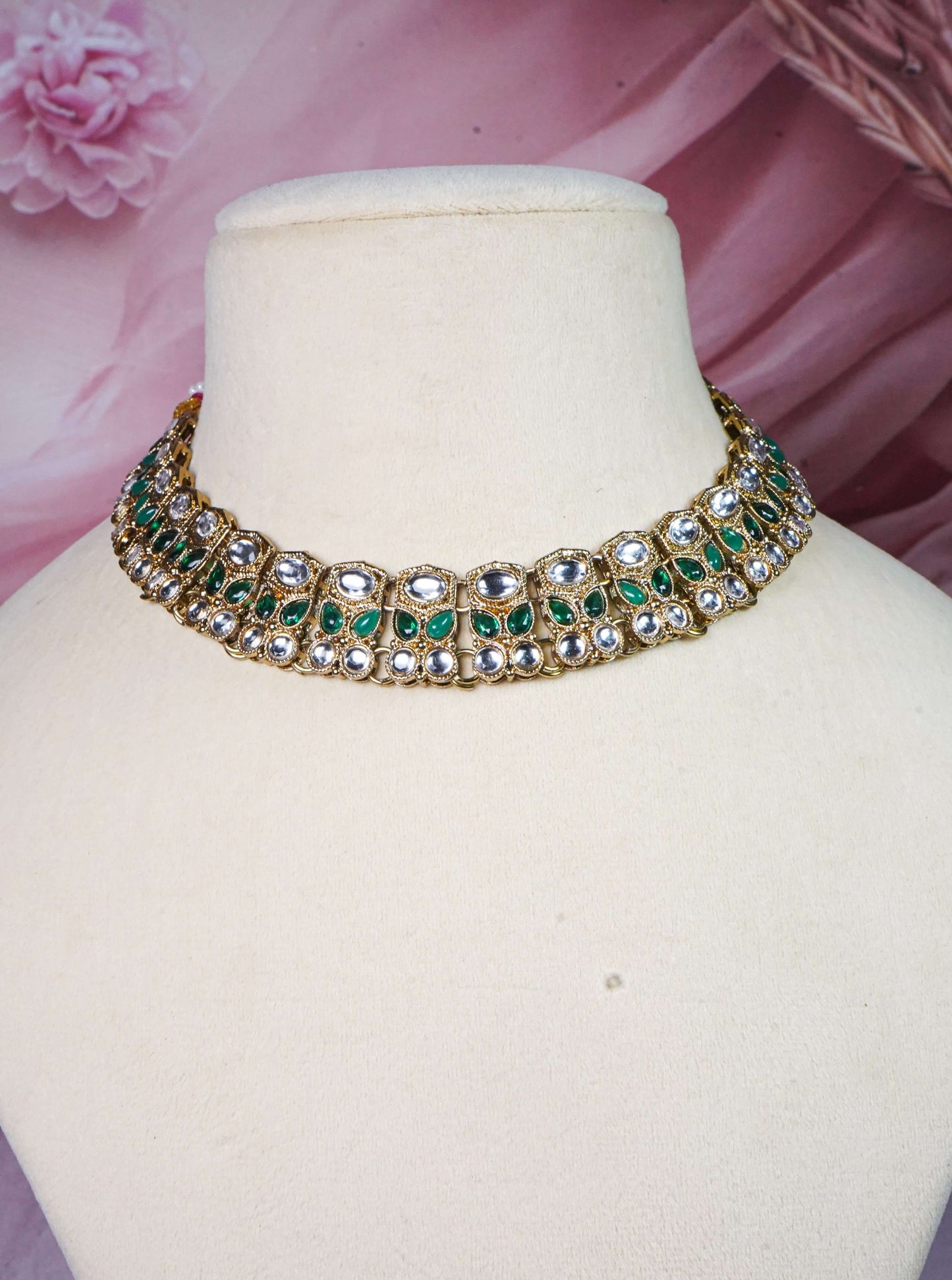Green Sleek Choker Set