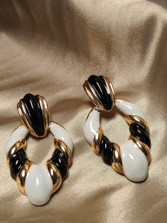 Noir Swirl Hoops 🖤🤍
