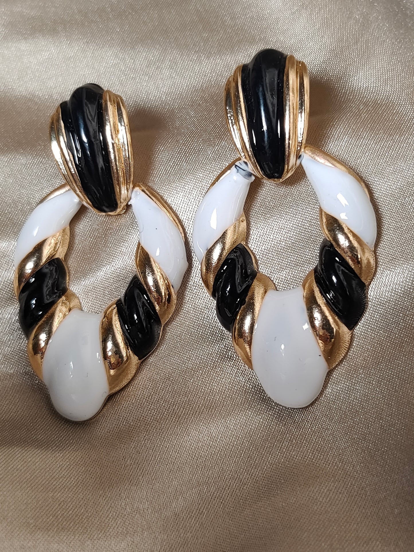 Noir Swirl Hoops