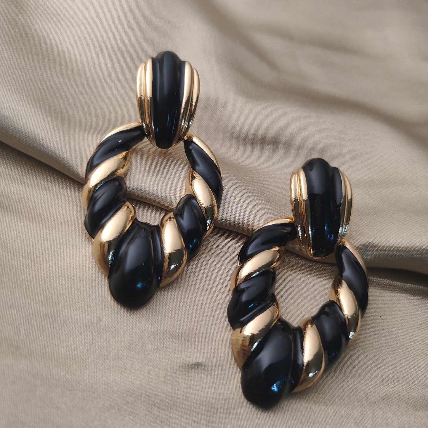 Noir Swirl Hoops