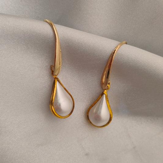 Teardrop Pearl Hooks
