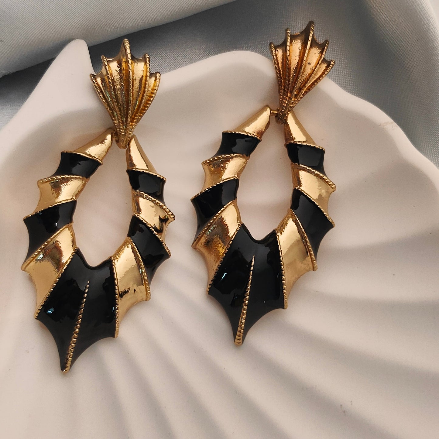 Royal Serpent Twists