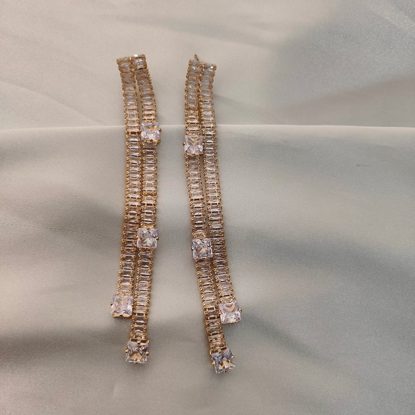 Elegance Linear Drops