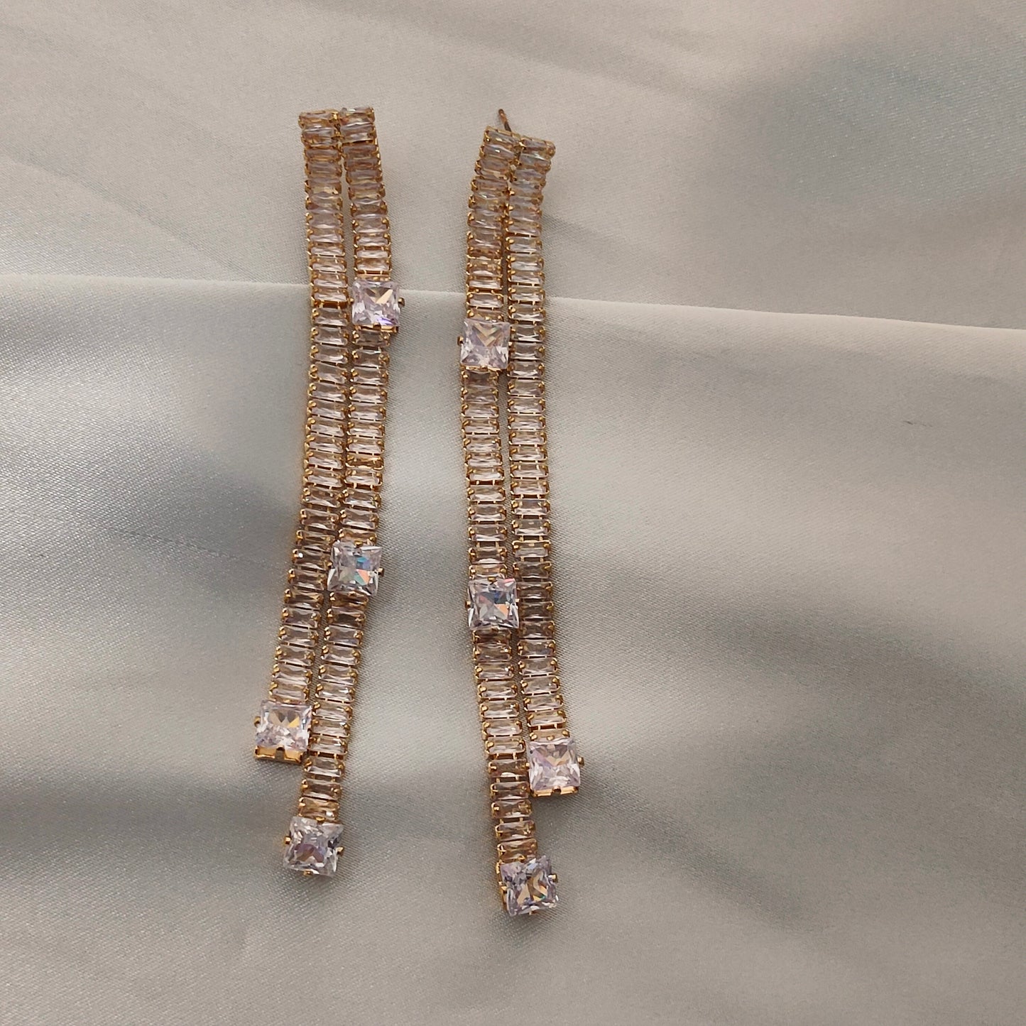 Elegance Linear Drops