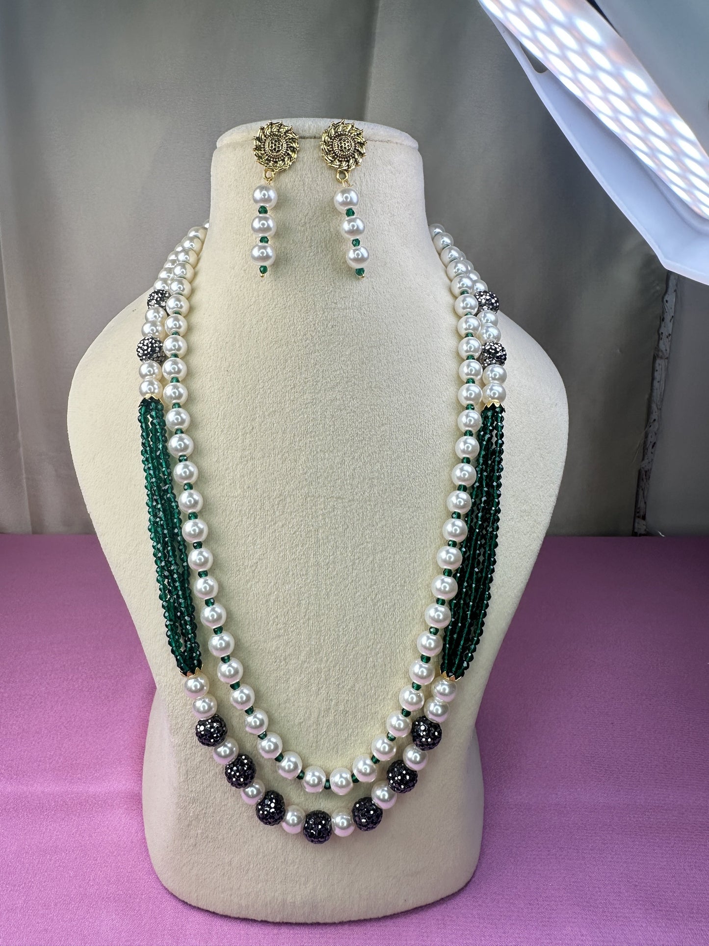 Green Pearl Double Layered Set
