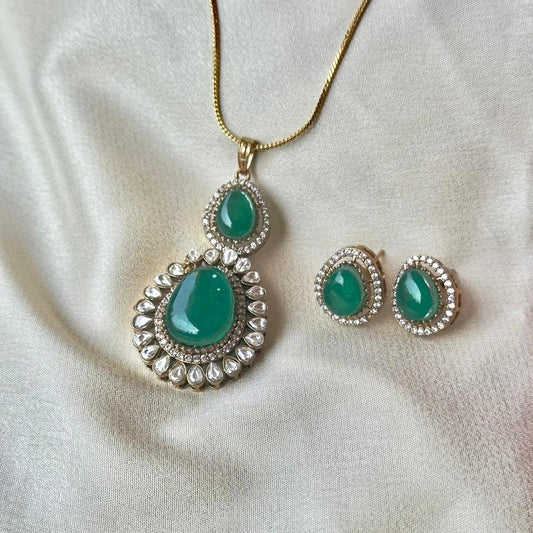 Jade Radiance Pendant set