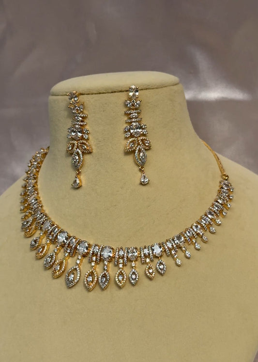 Leaf Pattern Necklace Set