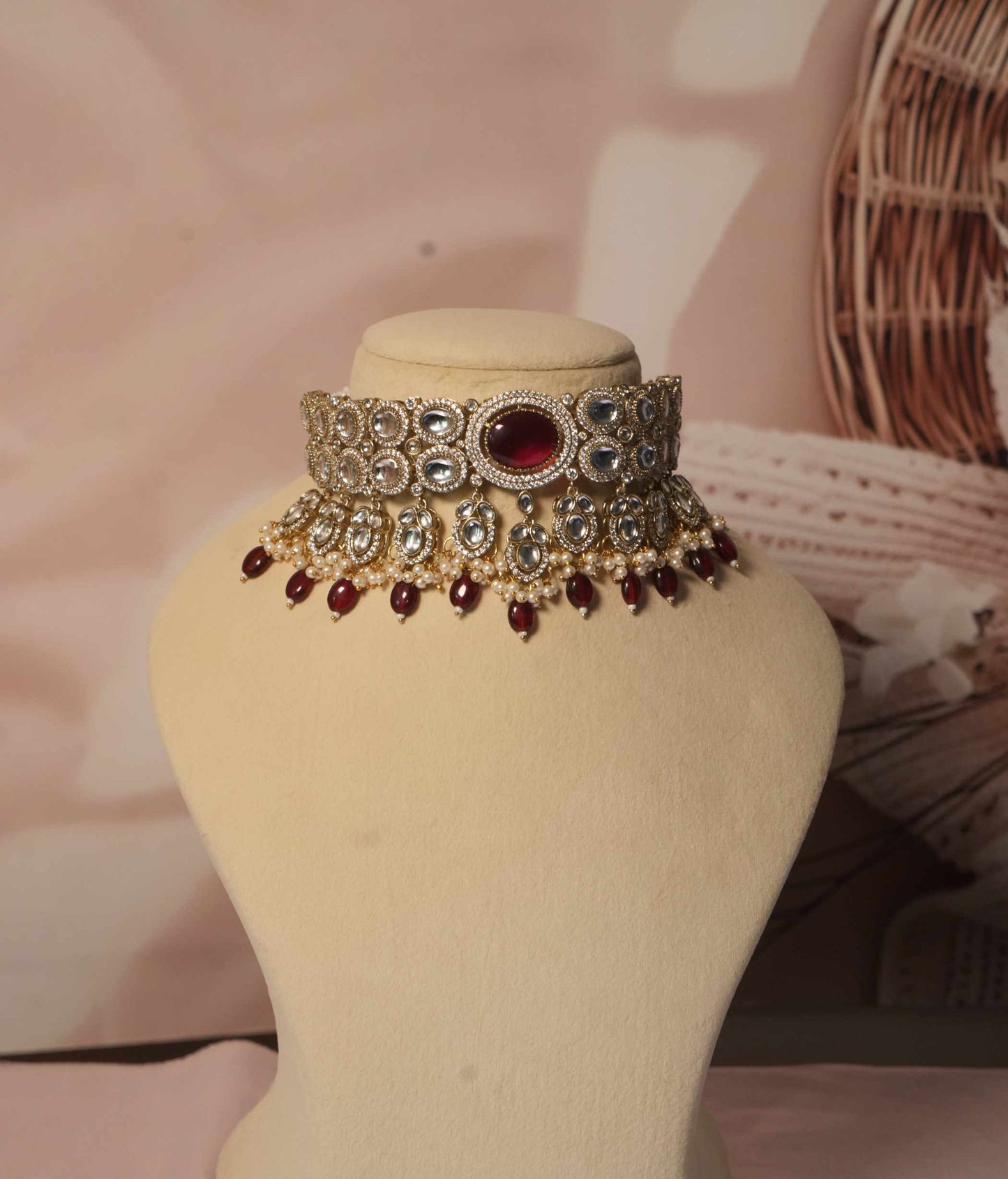 The Queen's Charm (Red)