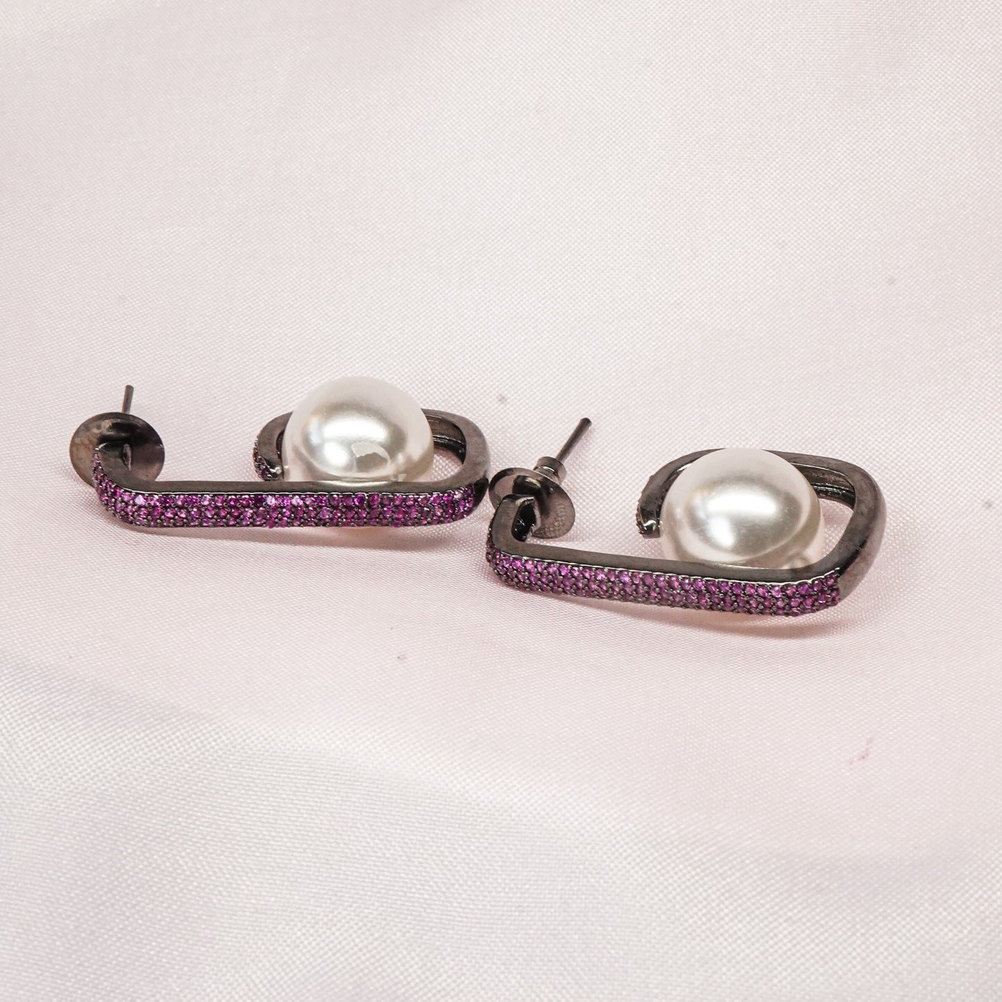 Trendy American Diamond Pearl Earring| Glamnaari