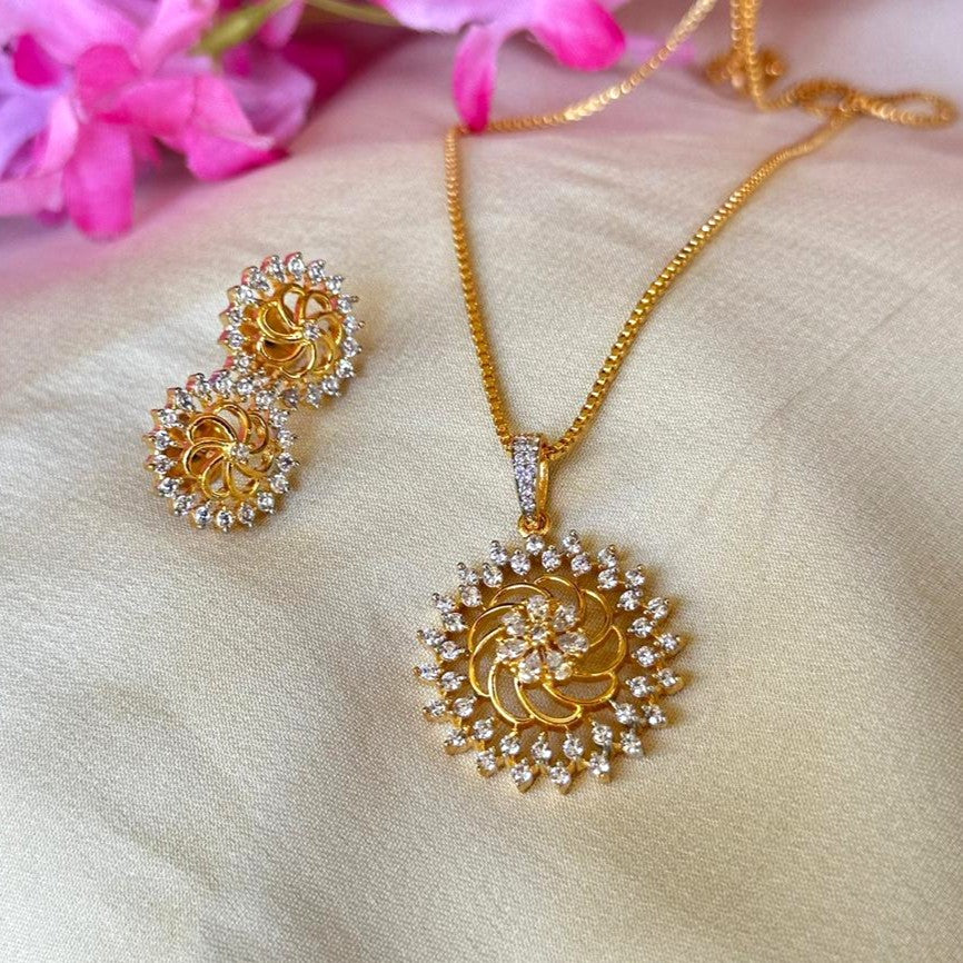 Sunora Pendant Set