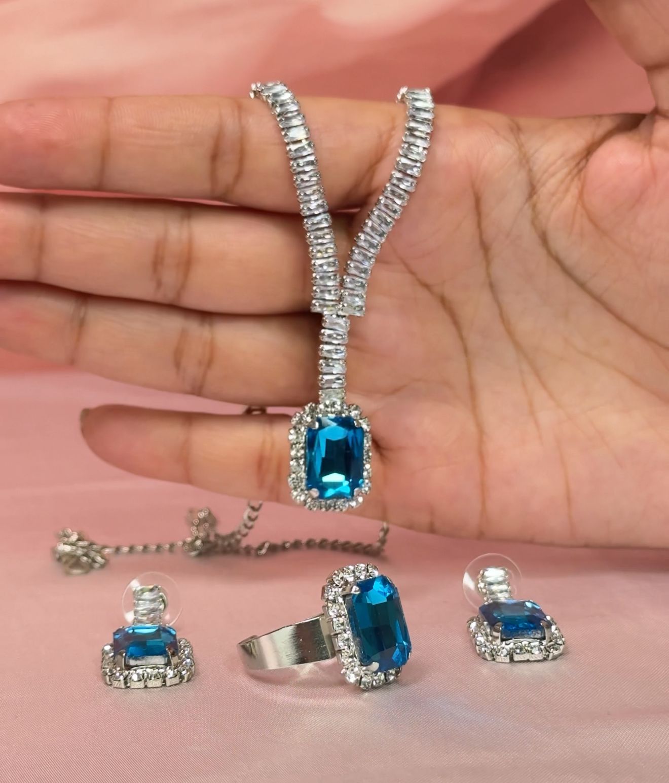 Firozi Crystal Pendant Set