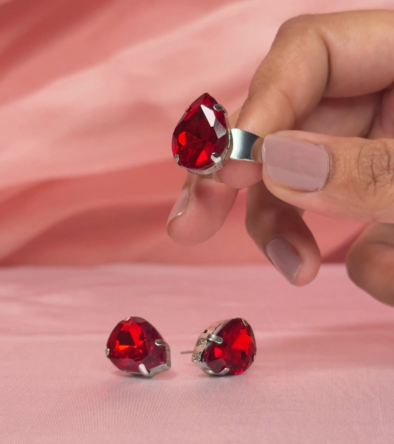 Crimson Aura Pendant Set
