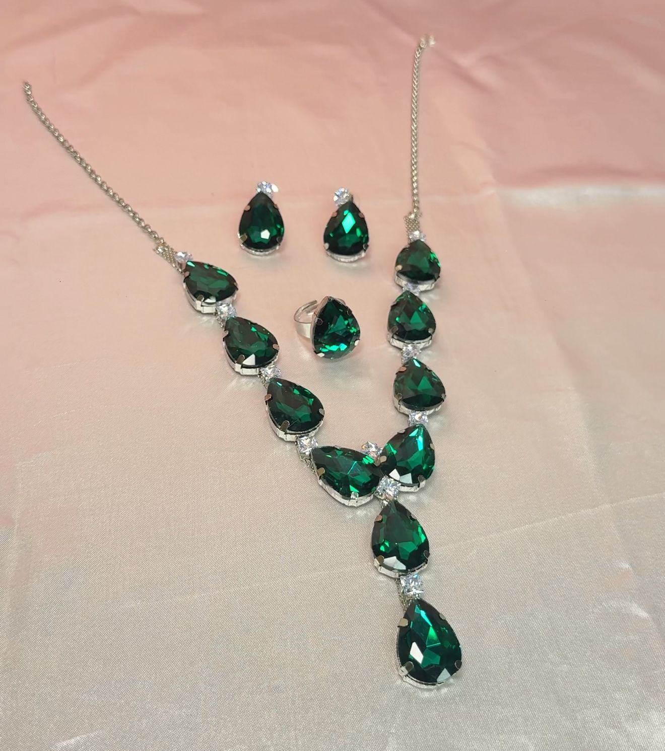 Korean Green Teardrop Glass Stone Set