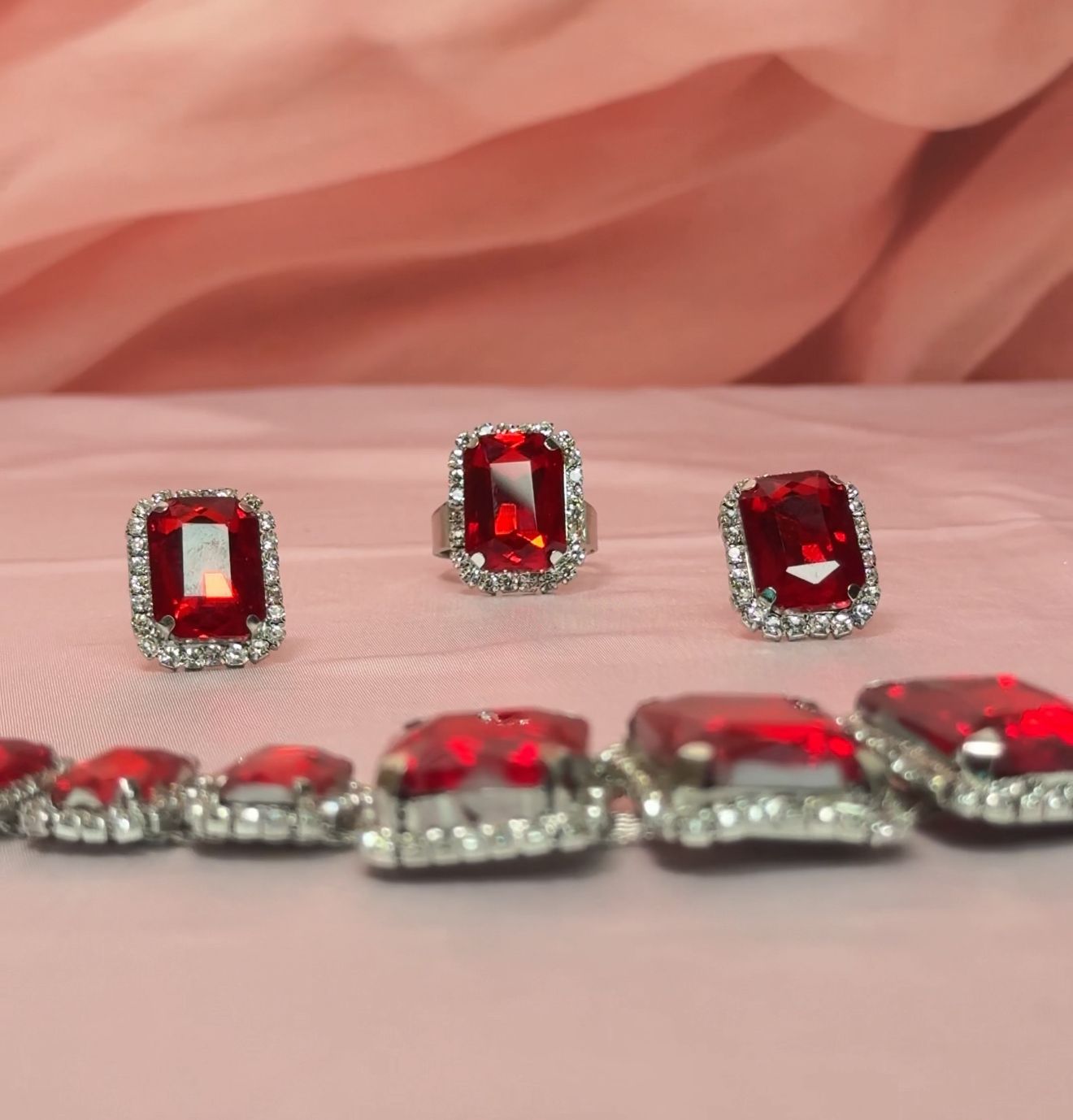 Korean Red Qudra Glass Stone Set