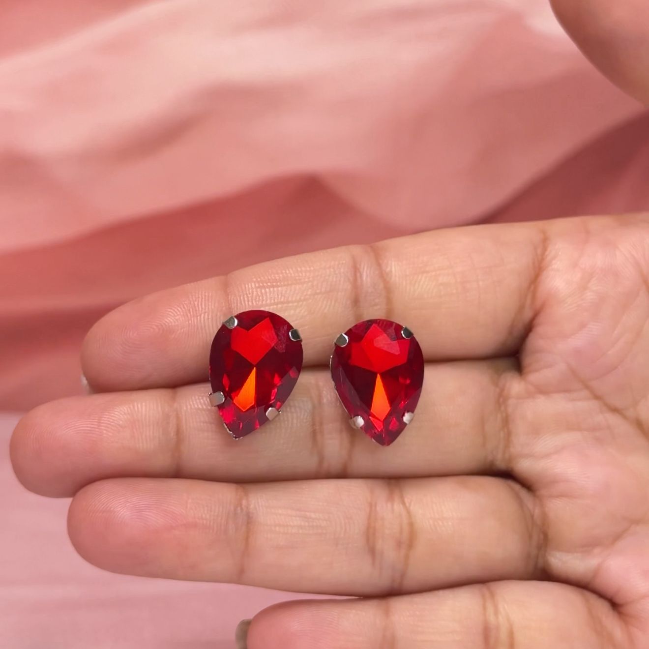 Crimson Aura Pendant Set