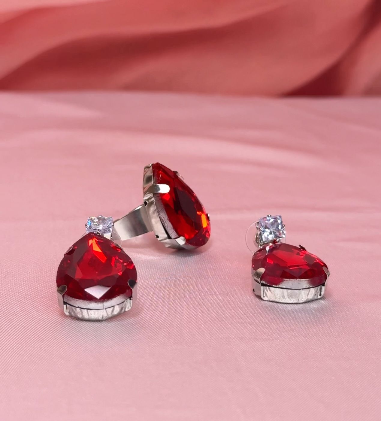 Korean Red Teardrop Glass Stone Set