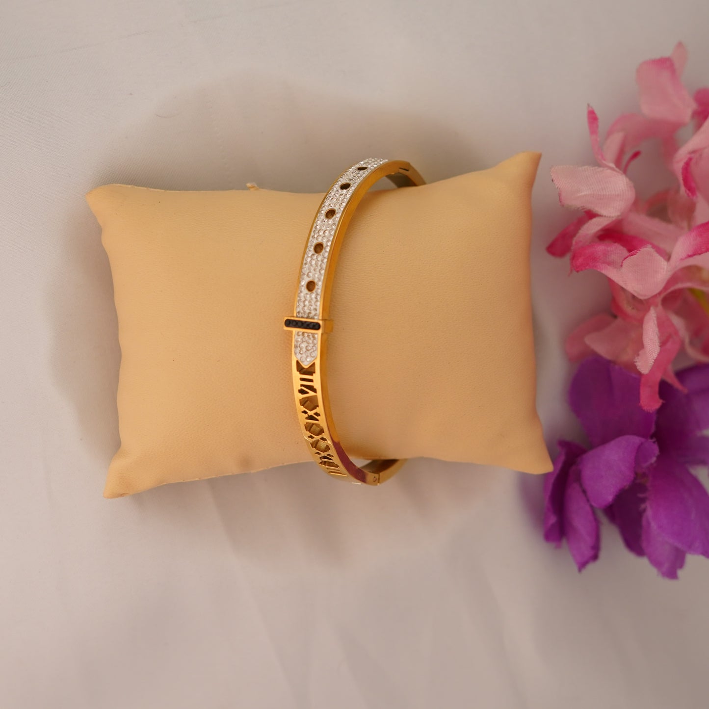 White Blossom Luxe Bracelet