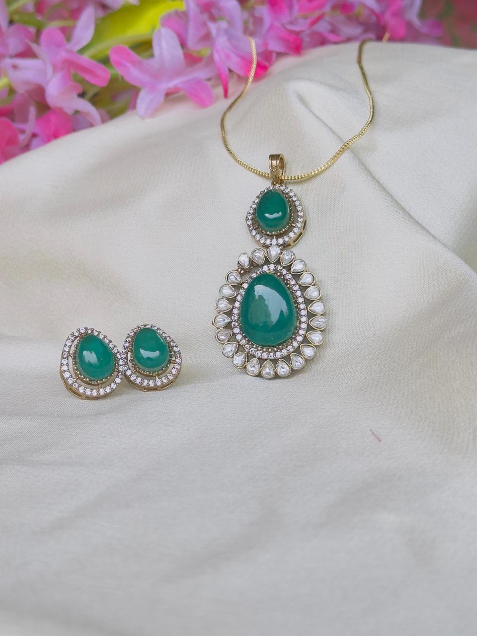Jade Radiance Pendant set